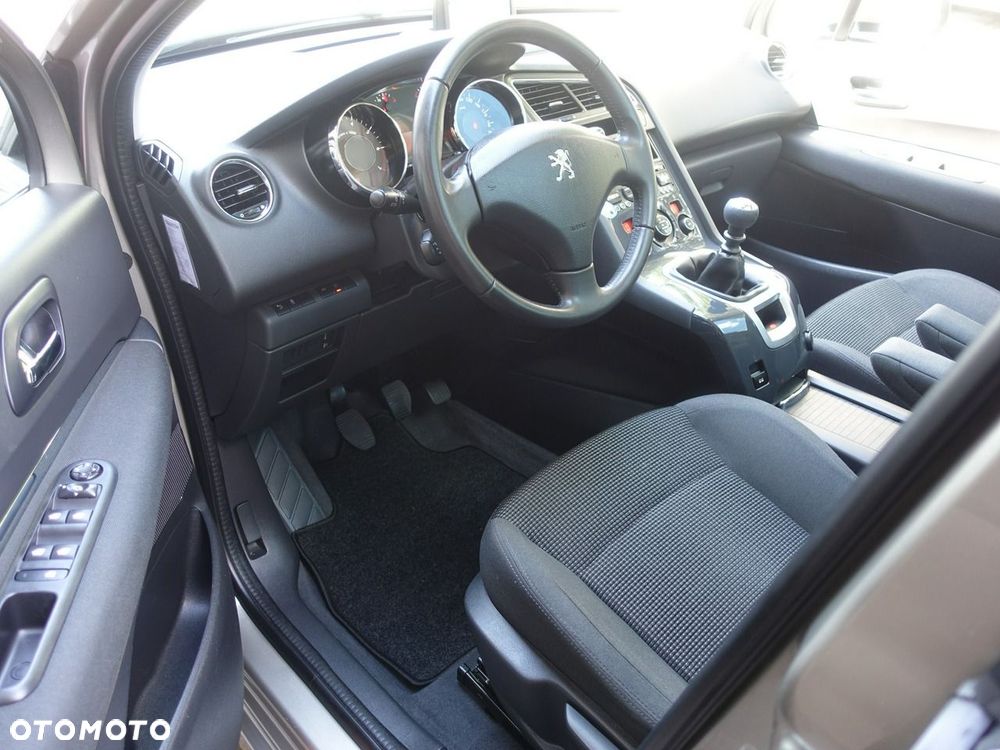 Peugeot 5008 1.2 PureTech Allure S&S - 9