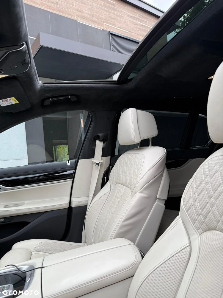 BMW Seria 7 740d xDrive - 11