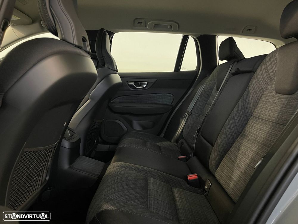 Volvo V60 2.0 T6 AWD TE Essential - 14