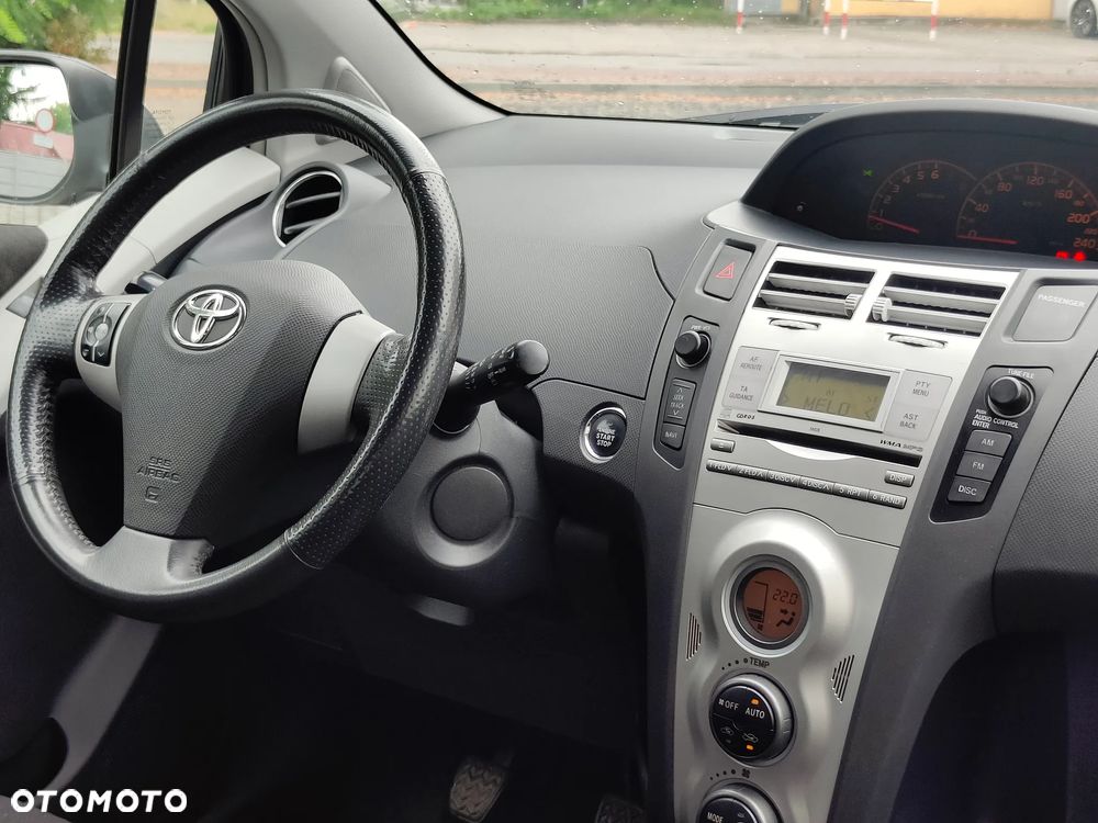Toyota Yaris - 21