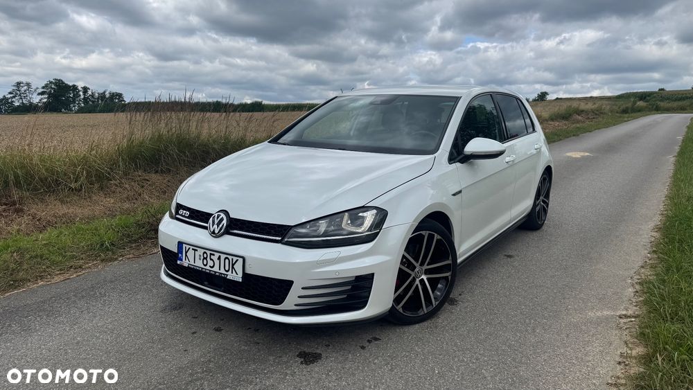 Volkswagen Golf - 5