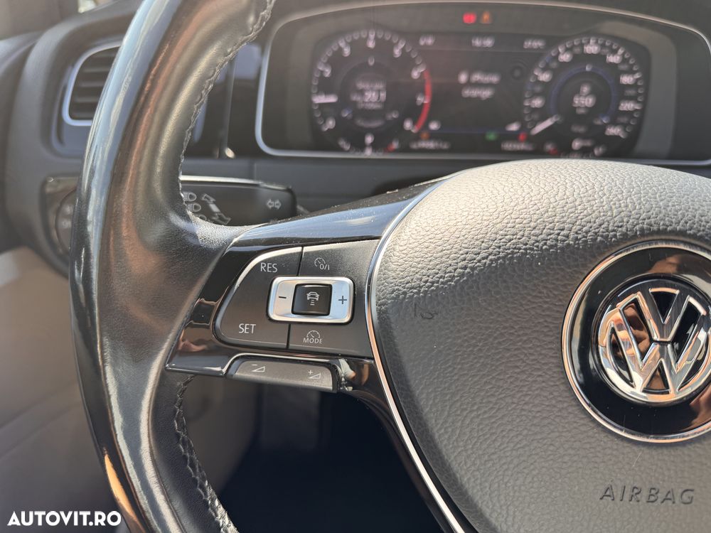 Volkswagen Golf - 26