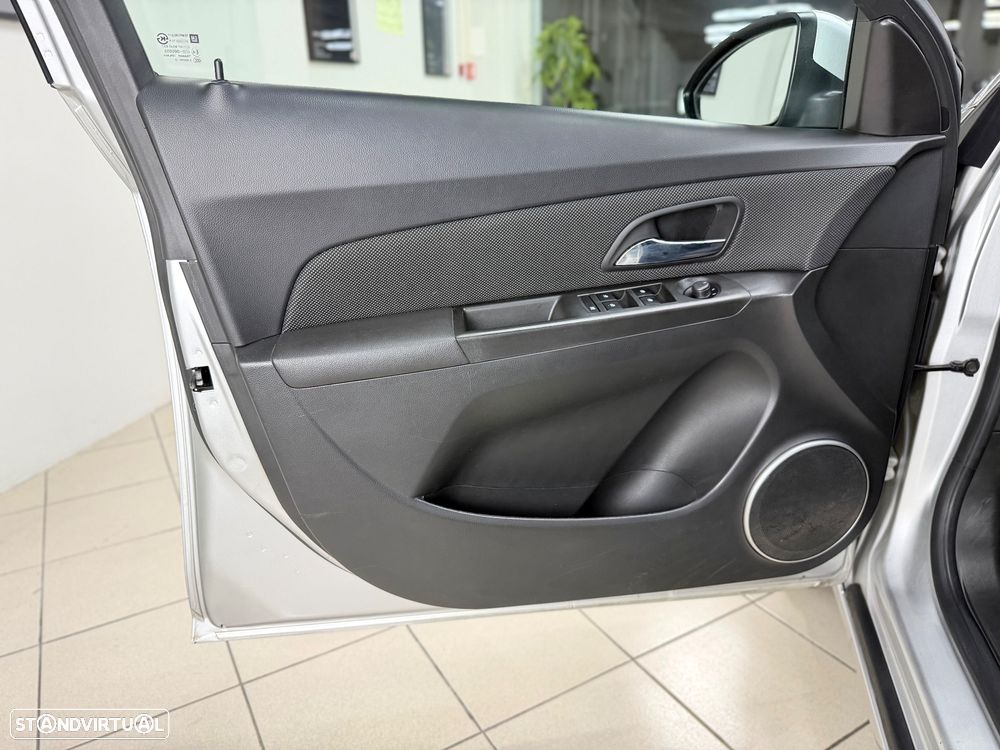 Chevrolet Cruze SW 1.7 VCDi LTZ - 14