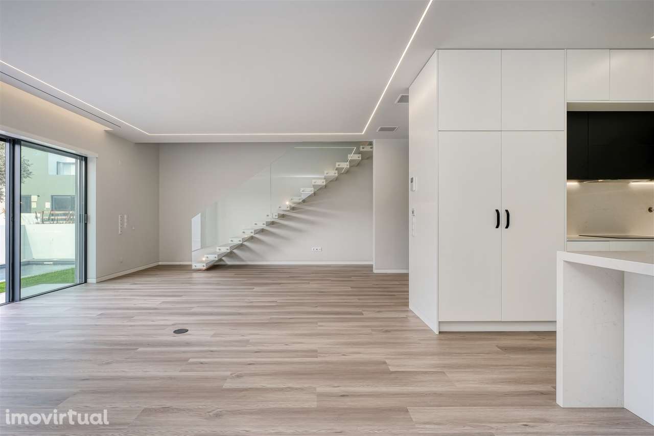 Moradia T4 de luxo com elevador, a estrear no Estoril. - Grande imagem: 5/33