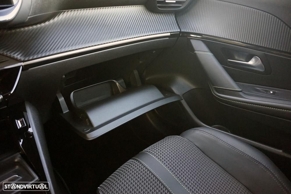 Peugeot 208 1.2 PureTech GT Line - 32