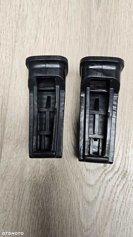 Guma podnóżka kierowcy para Suzuki Intruder 600 700 800 1400  43551-38B00 - 6