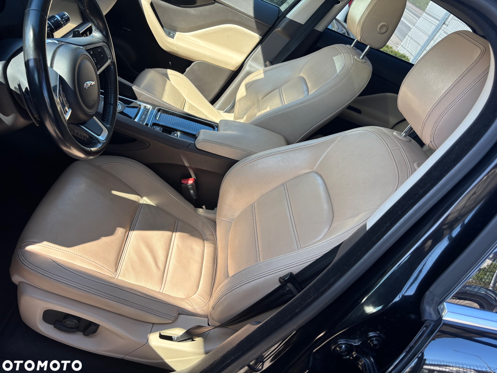 Jaguar E-Pace - 8