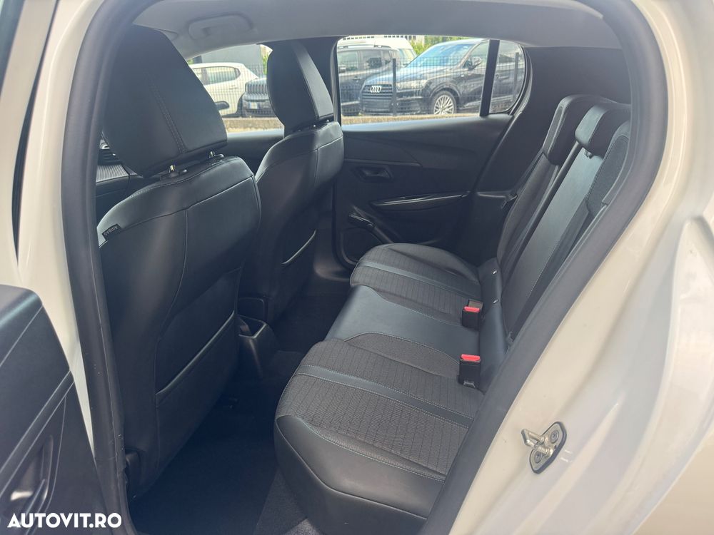 Peugeot 208 PureTech 75 Allure Pack - 11