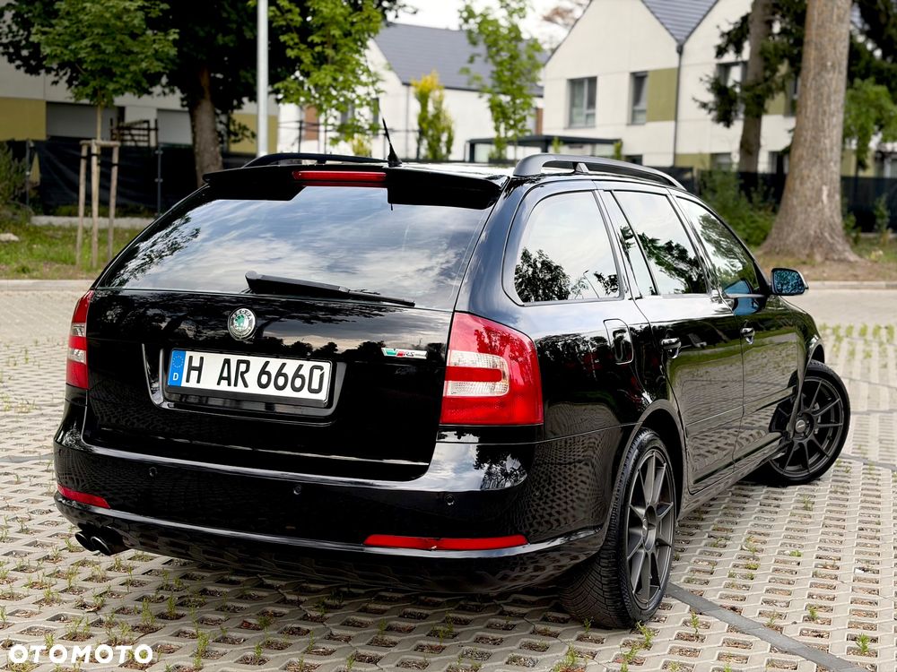 Skoda Octavia 2.0 TDI CR DPF RS - 10