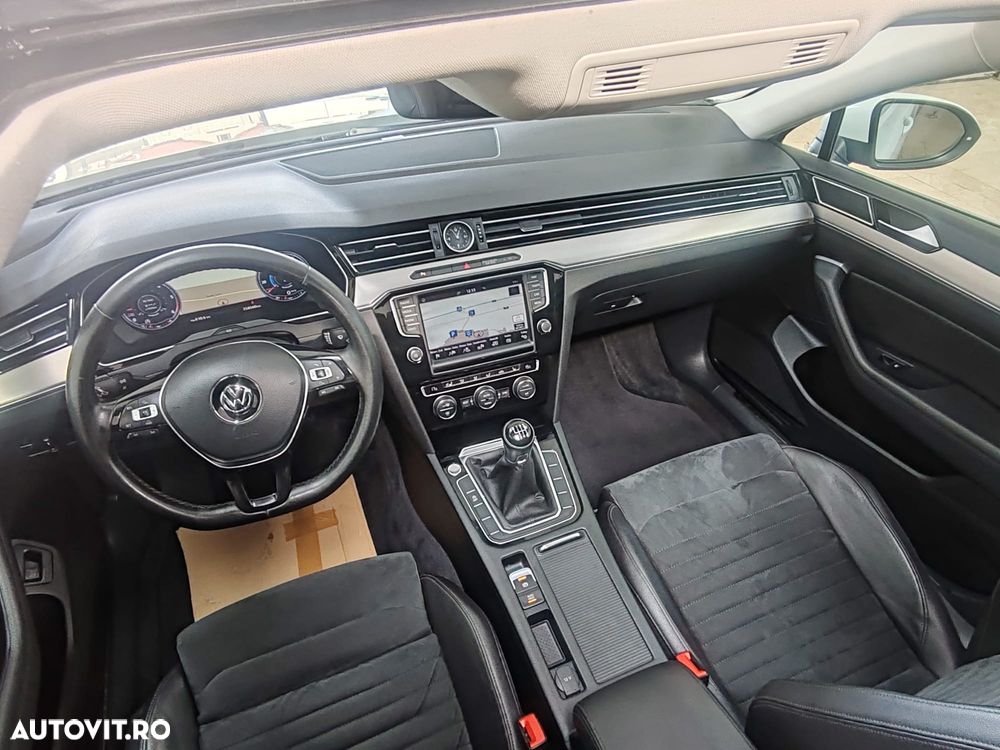 Volkswagen Passat 2.0 TDI (BlueMotion Technology) Highline - 33