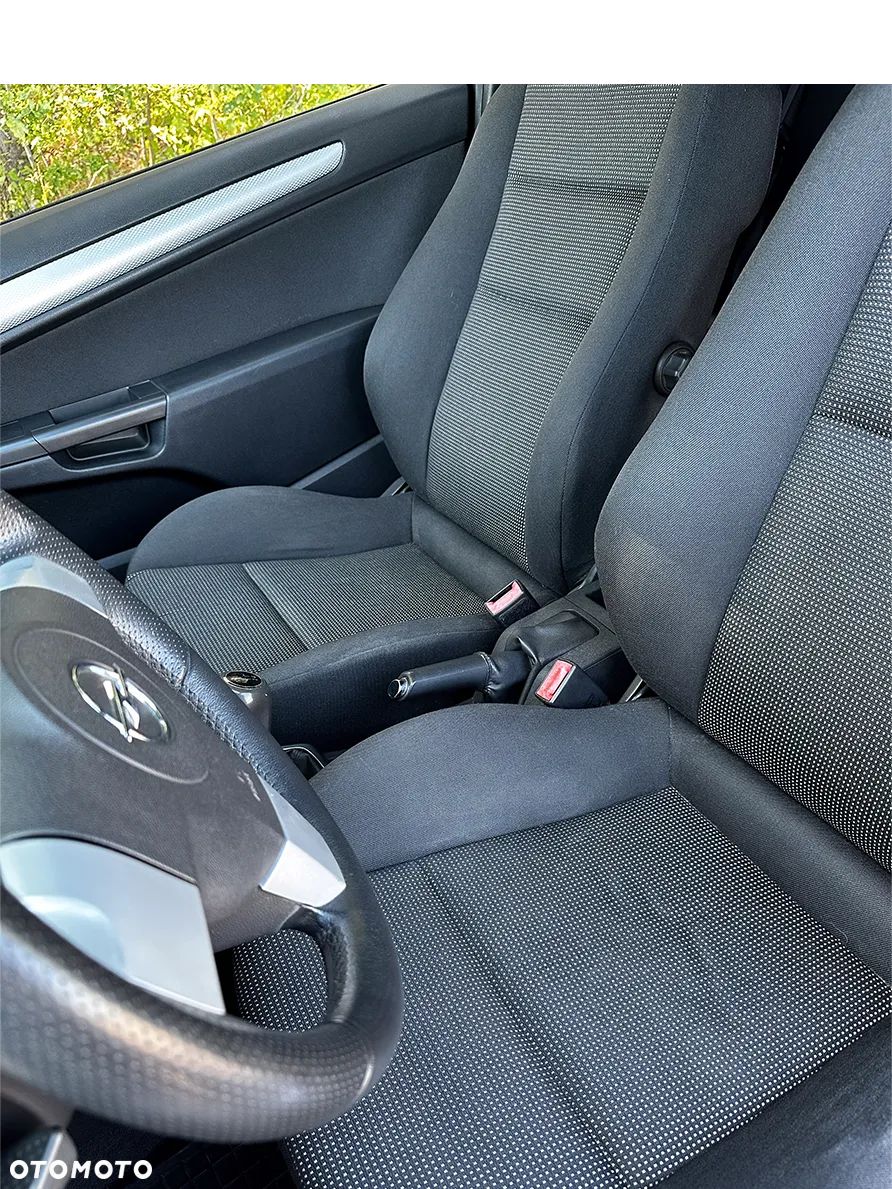 Opel Astra GTC 1.8 Sport - 13
