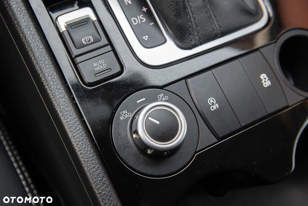 Volkswagen Touareg 3.0 V6 TDI SCR Blue Motion DPF Automatik Executive Edition - 23