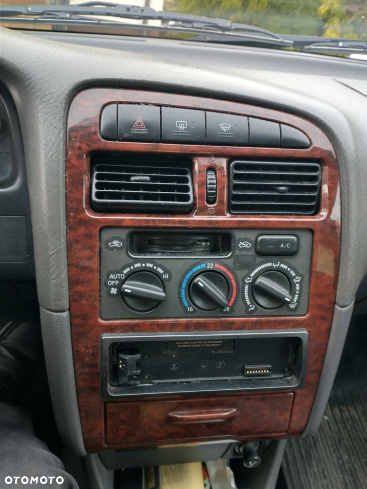 Toyota Avensis 2.0 Sol - 9