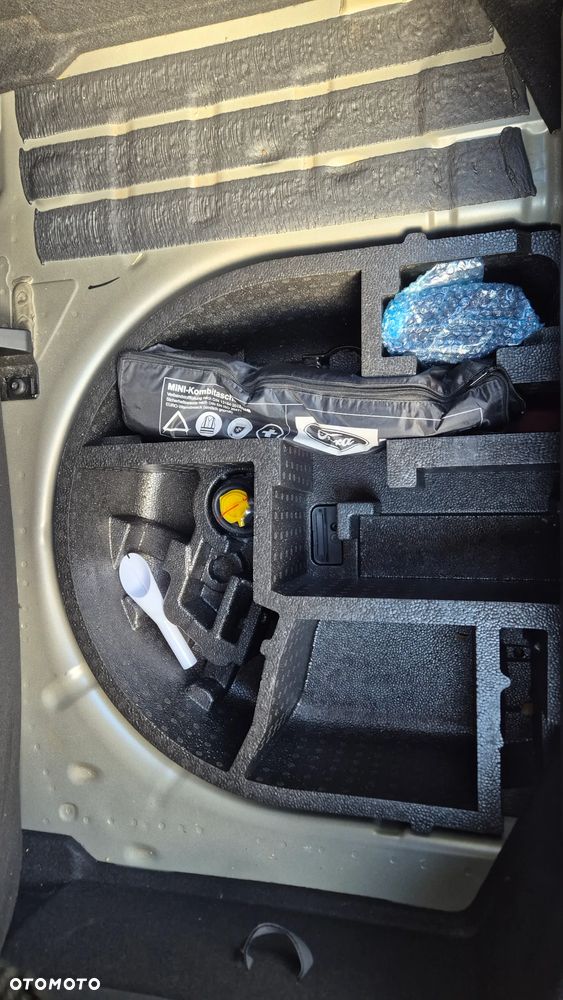 Ford Fiesta 1.1 S&S TITANIUM - 12