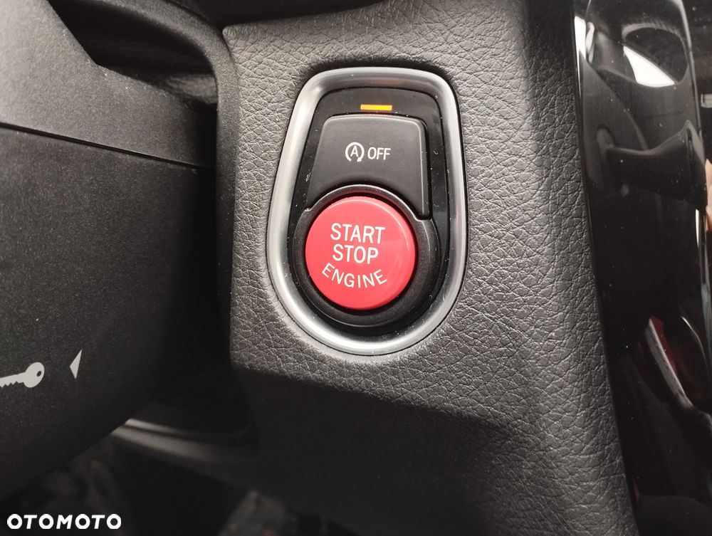 BMW Seria 3 340i GPF xDrive M Sport Shadow sport - 28