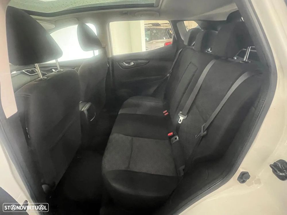 Nissan Qashqai 1.5 dCi N-Connecta 18 - 17