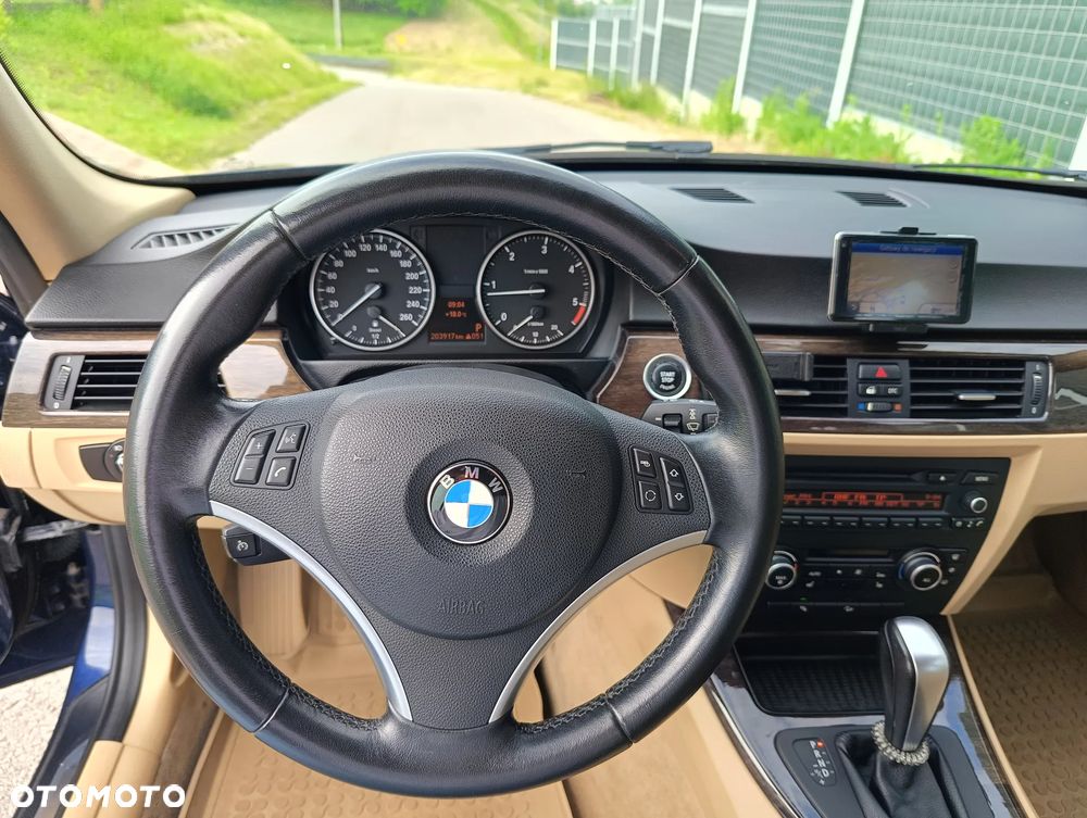 BMW Seria 3 320d xDrive DPF Touring Edition Exclusive - 20