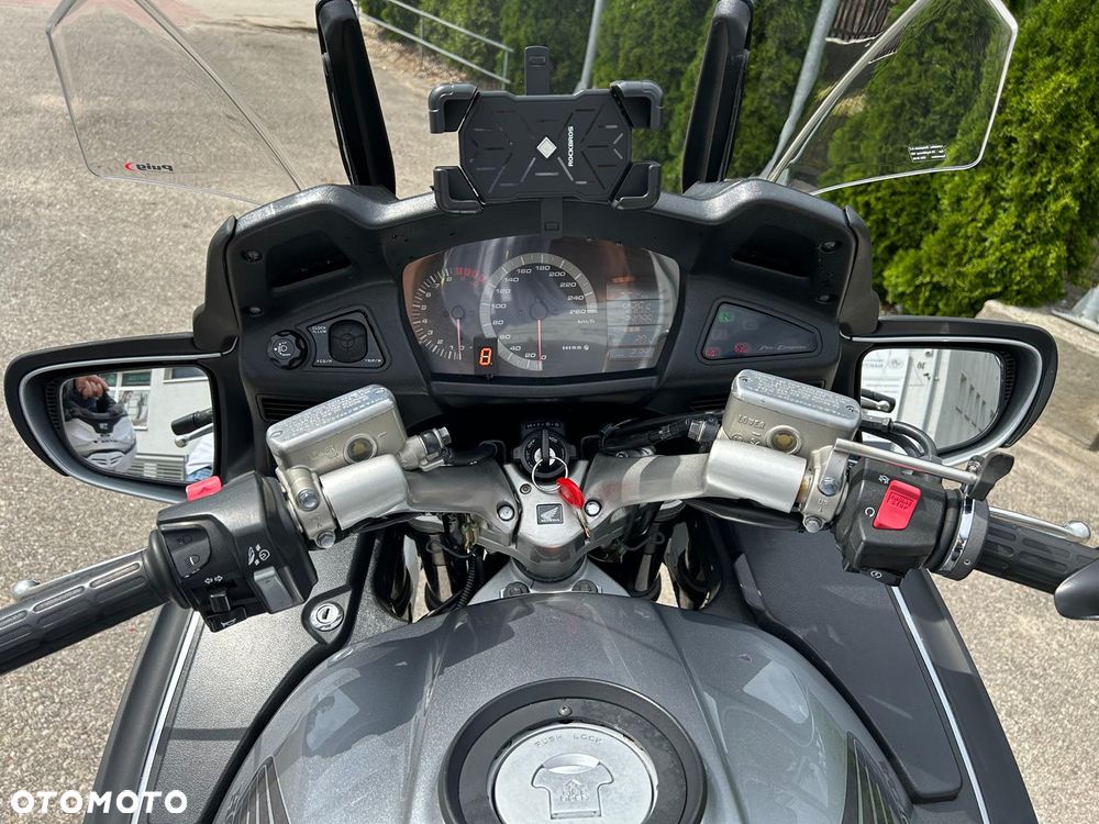 Honda ST - 8