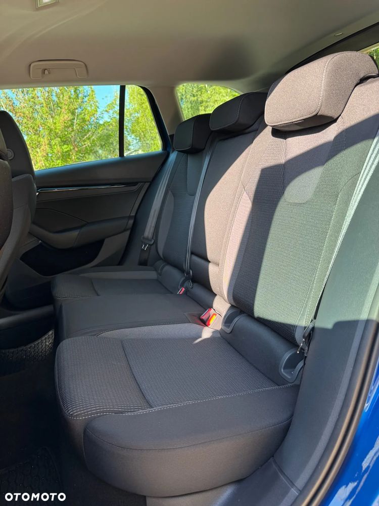 Skoda Octavia 1.5 TSI mHEV Selection DSG - 9