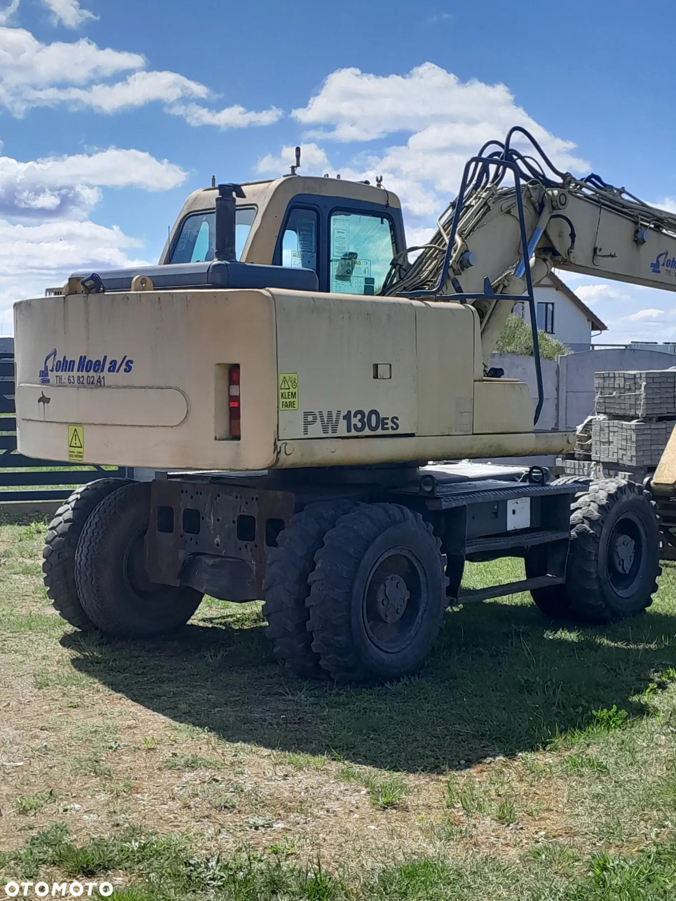 Komatsu PW130es - 2