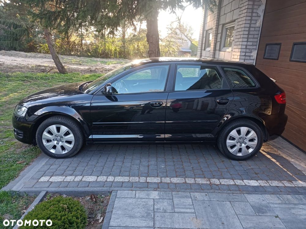 Audi A3 Sportback 1.6 TDI DPF Ambiente - 5