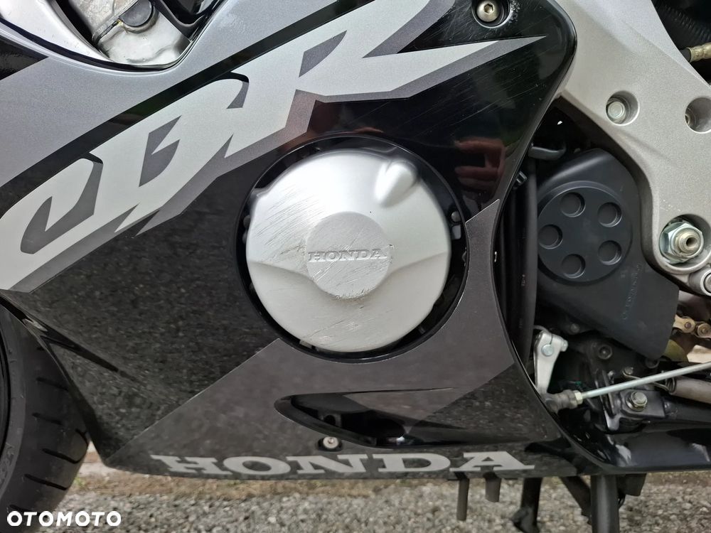 Honda CBR - 28