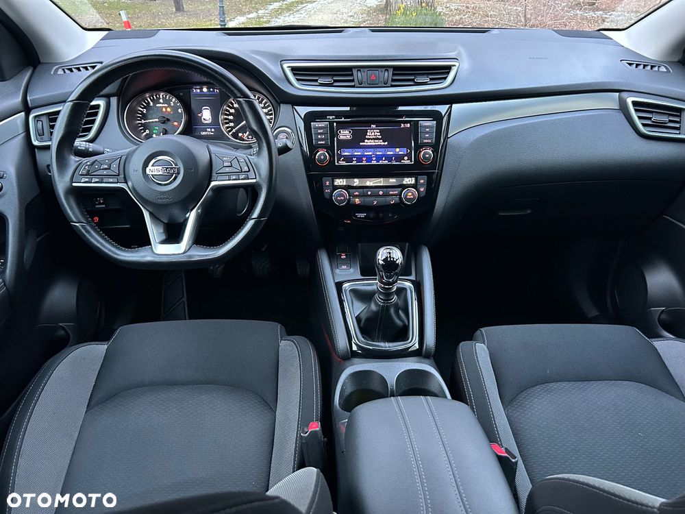Nissan Qashqai 1.3 DIG-T SHIRO - 17