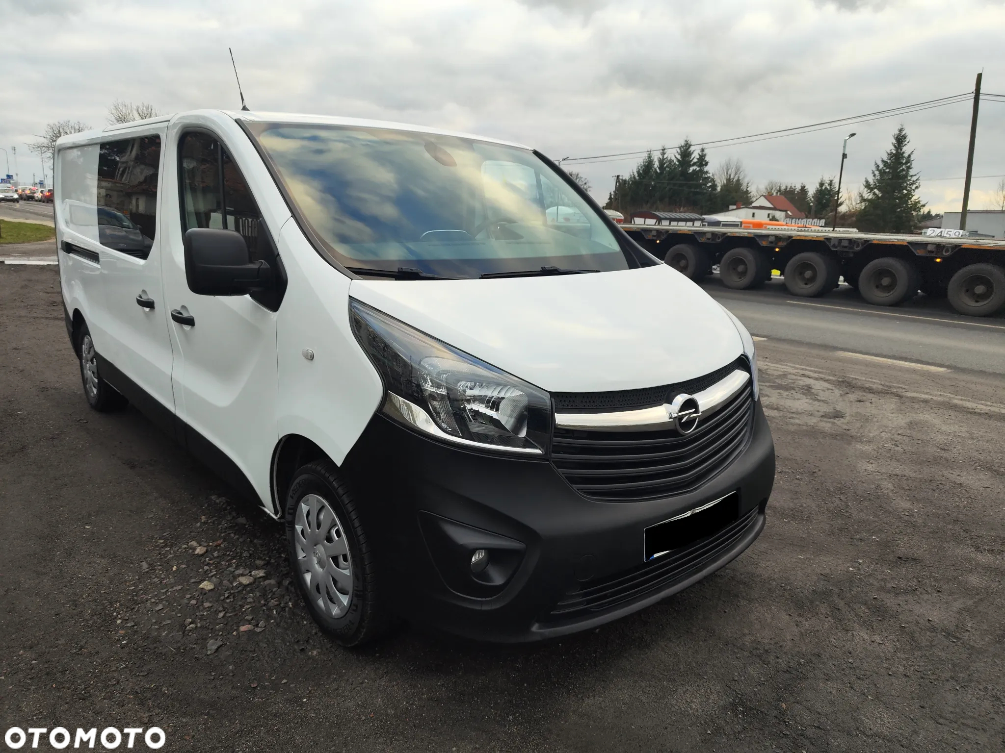 Opel Vivaro brygadówka 6osób - 4