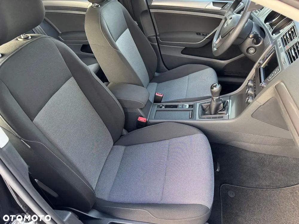 Volkswagen Golf 1.6 TDI BlueMotion Technology Comfortline - 22