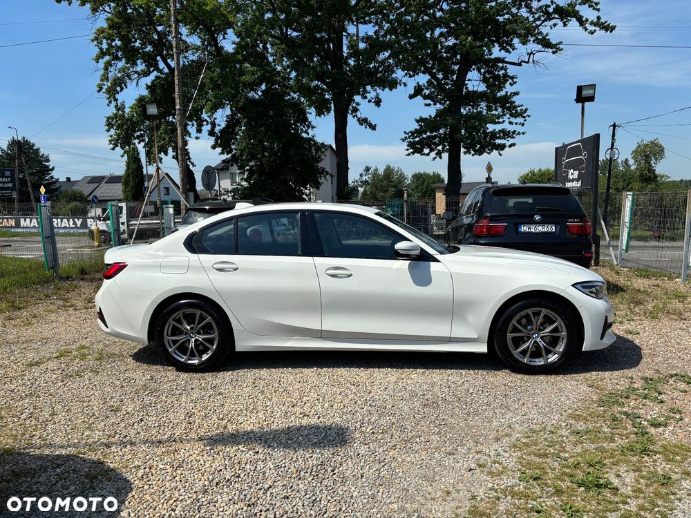 BMW Seria 3 318i Sport Line - 13