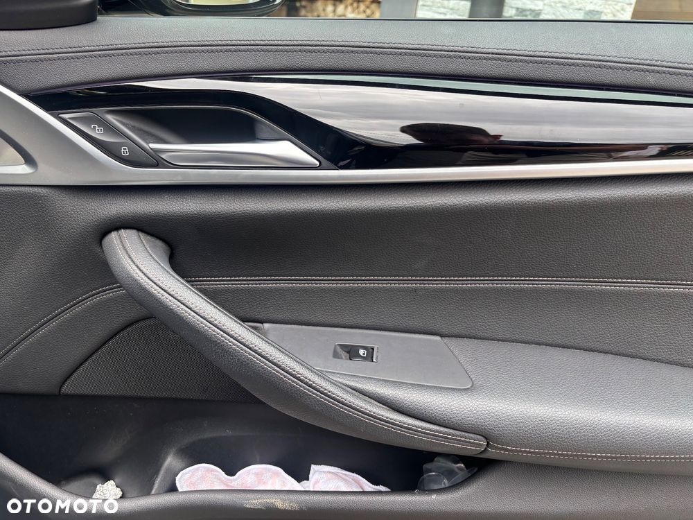 BMW Seria 5 520d Luxury Line sport - 27