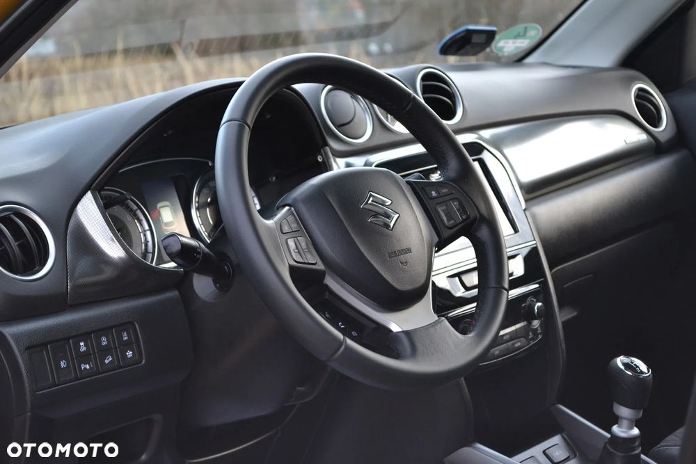 Suzuki Vitara 1.4 Boosterjet SHVS Premium 4WD - 24