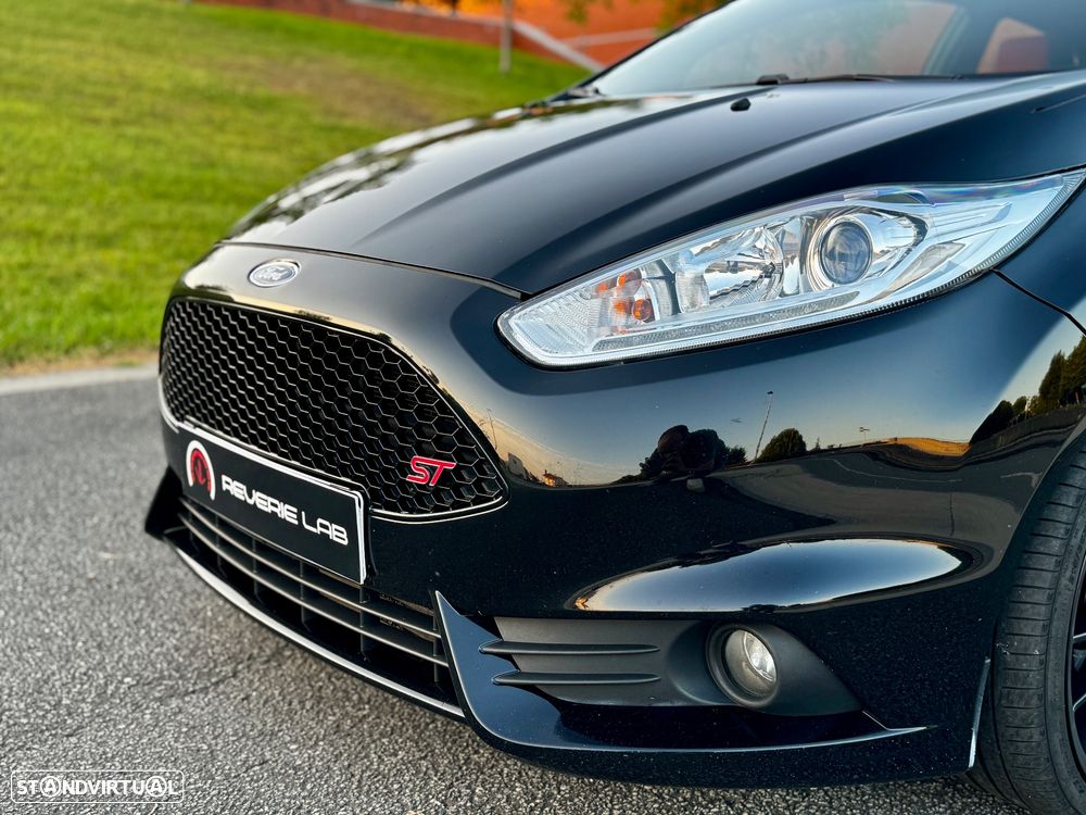Ford Fiesta 1.6 EcoBoost c/ Pack Pele Desportiva ST — fotografia 9