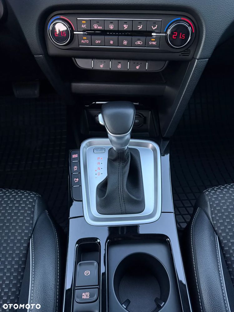 Kia Ceed 1.6 CRDi mHEV L DCT - 12