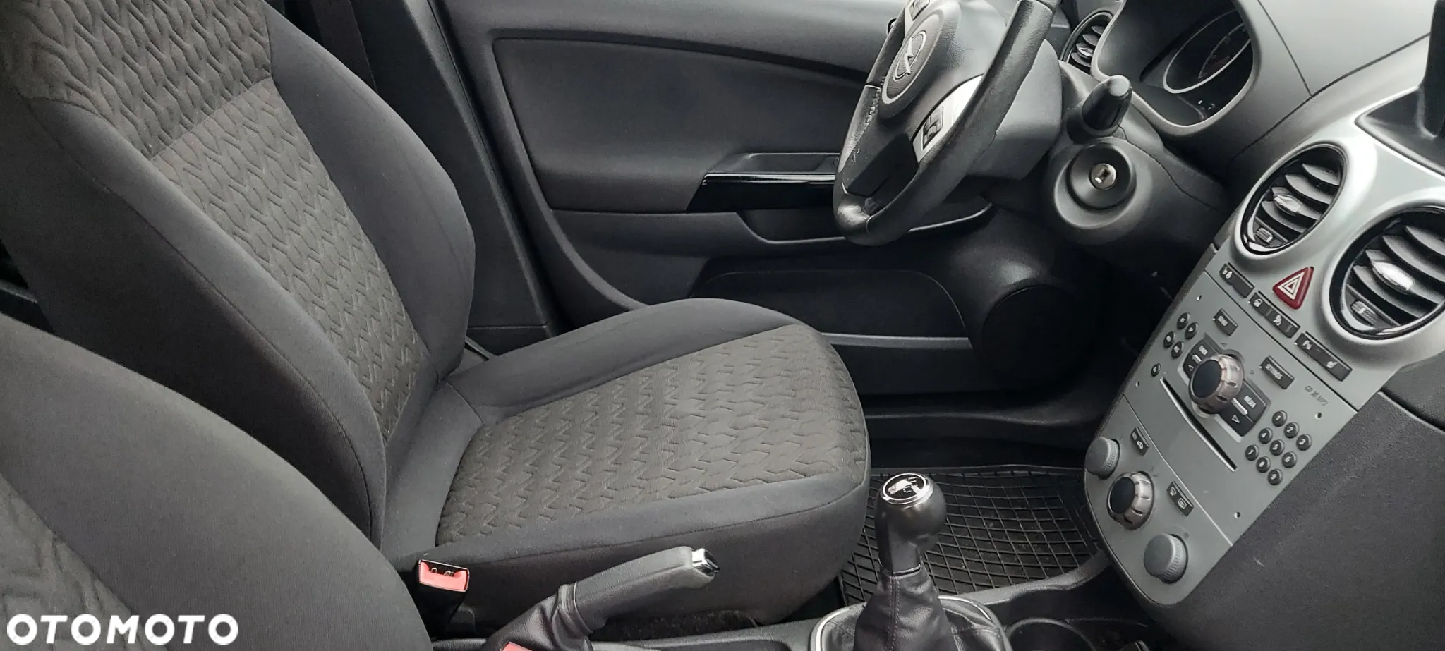 Opel Corsa 1.4 16V Cosmo - 27