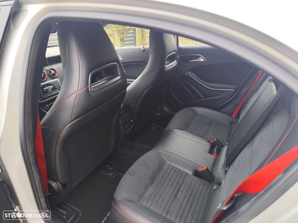 Mercedes-Benz A 45 AMG 4-Matic - 10