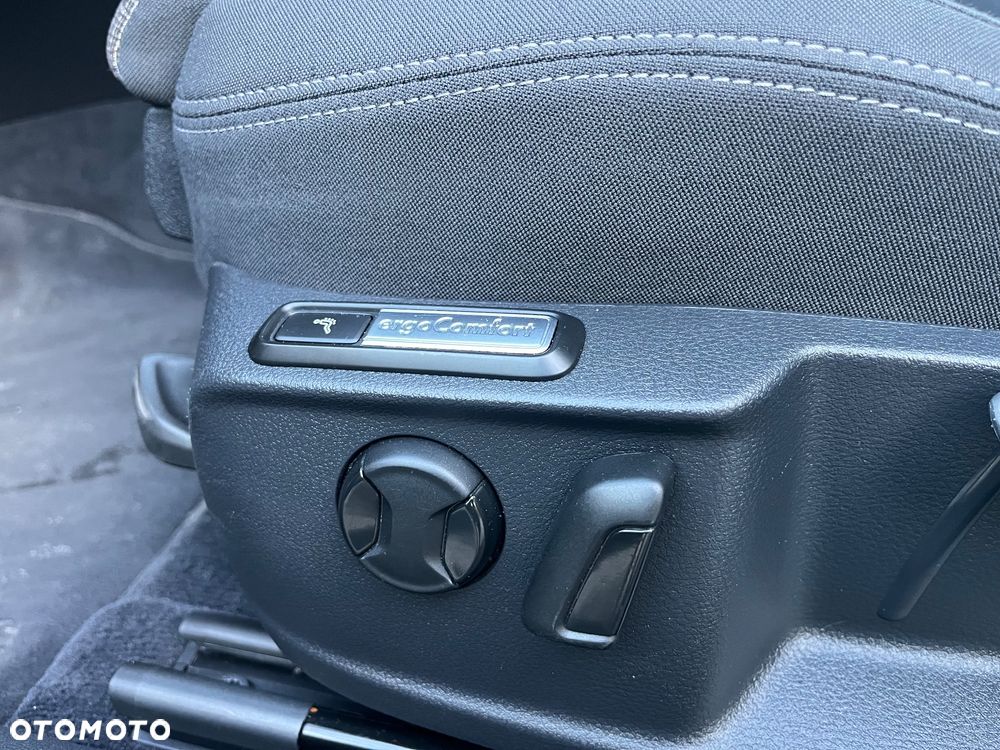 Volkswagen Passat Variant 1.5 TSI OPF DSG Business - 25