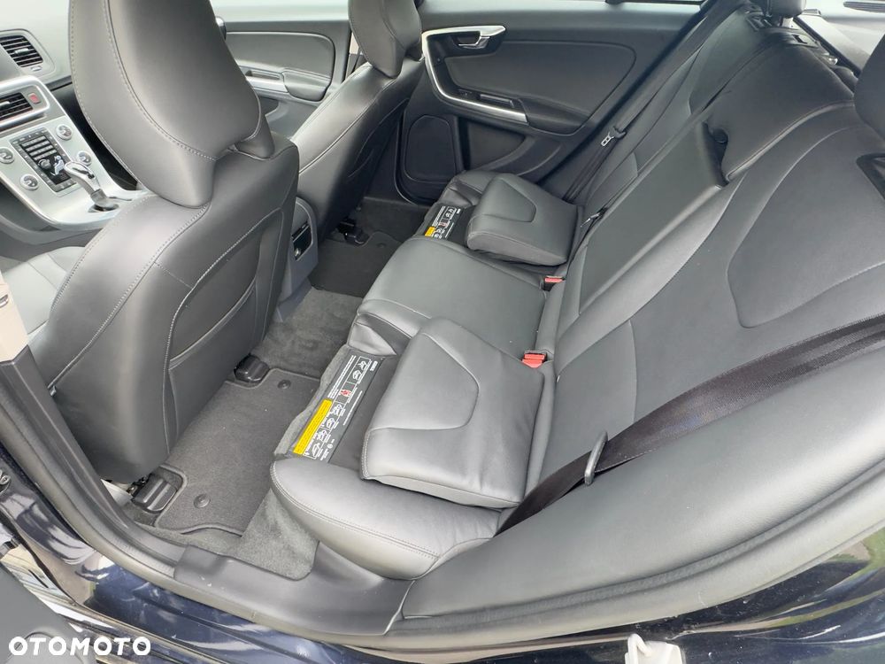 Volvo V60 D4 AWD Drive-E Dynamic Edition (Momentum) - 10