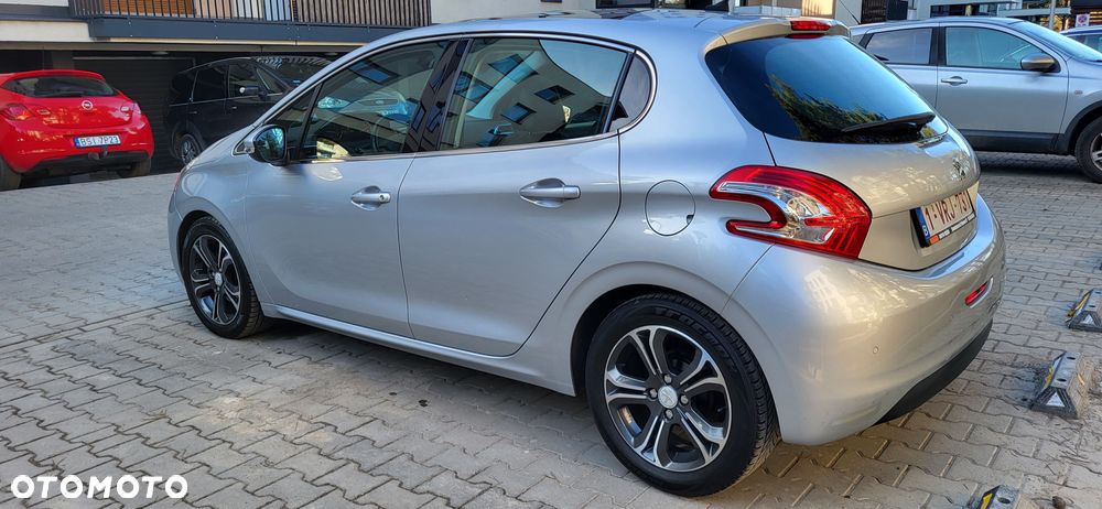 Peugeot 208 1.4 HDi Business Line - 4