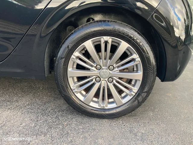 Peugeot 208 1.5 BlueHDi Signature - 11