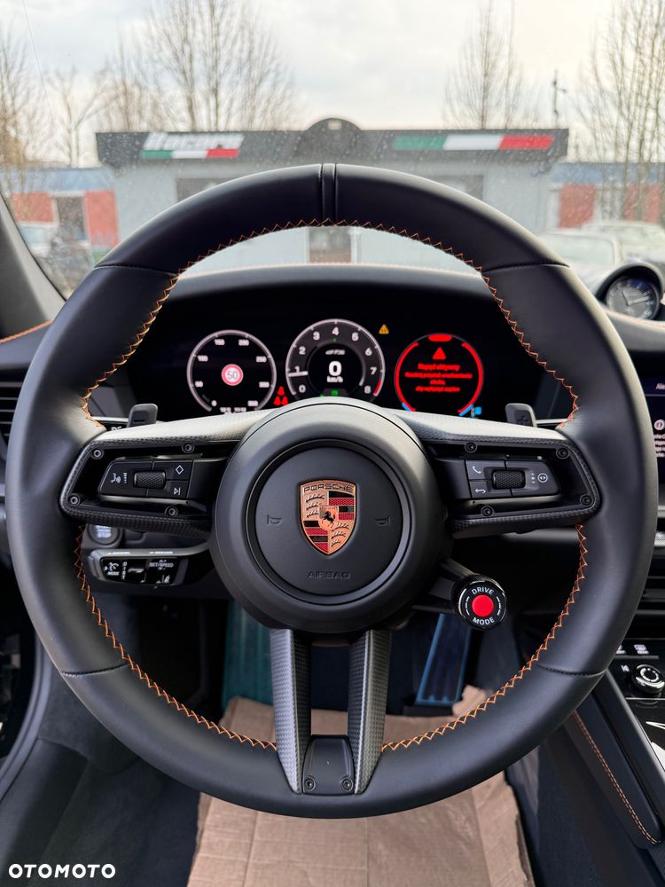 Porsche 911 Targa 4 GTS PDK - 23