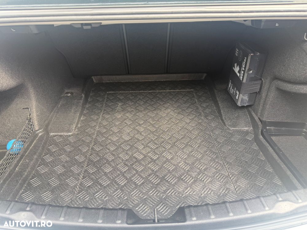 BMW Seria 3 320d Efficient Dynamic Edition Sport-Aut. - 14