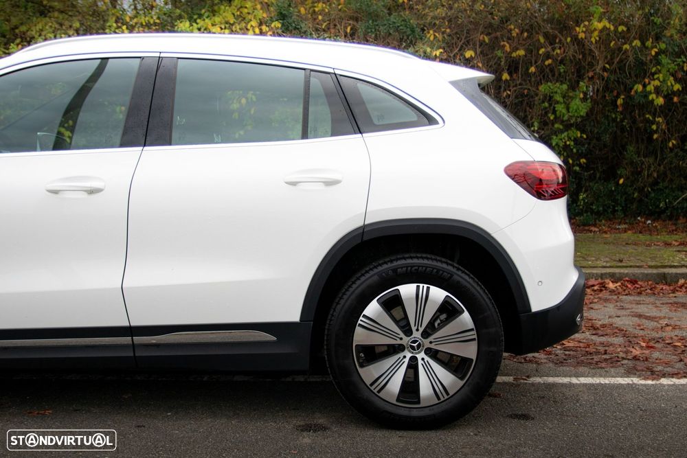 Mercedes-Benz EQA 300 4Matic Progressive - 32