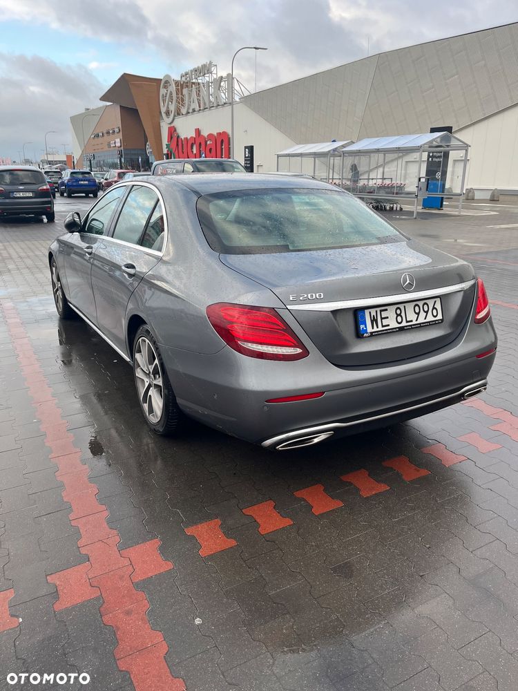 Mercedes-Benz Klasa E 200 9G-TRONIC - 4