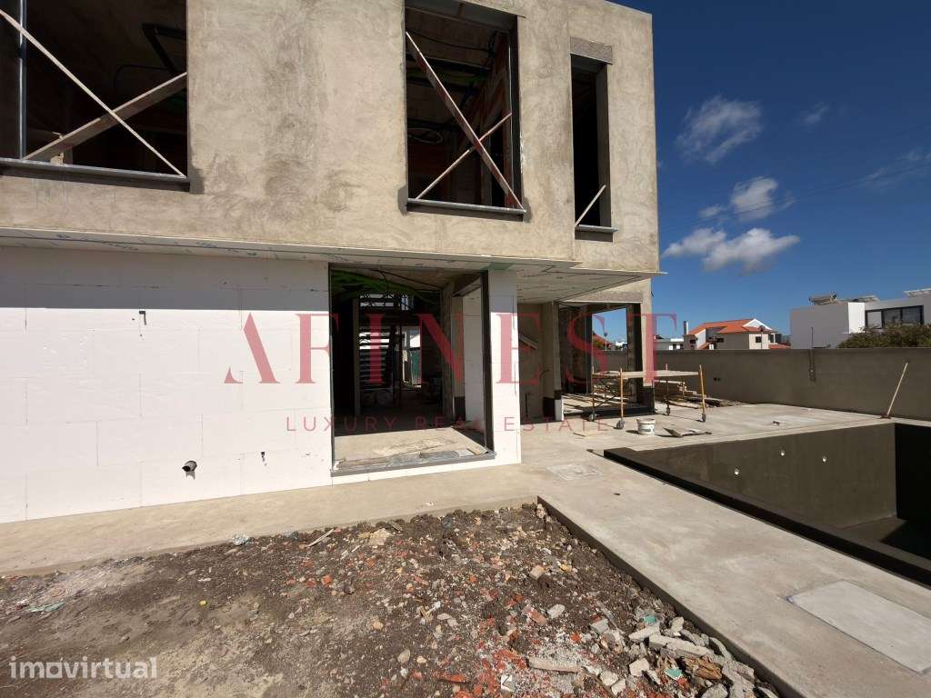 MORADIA T4 NOVA NA ABÓBODA | 230m² DE ÁREA BRUTA EM LOTE DE 460m² |... - Grande imagem: 3/38