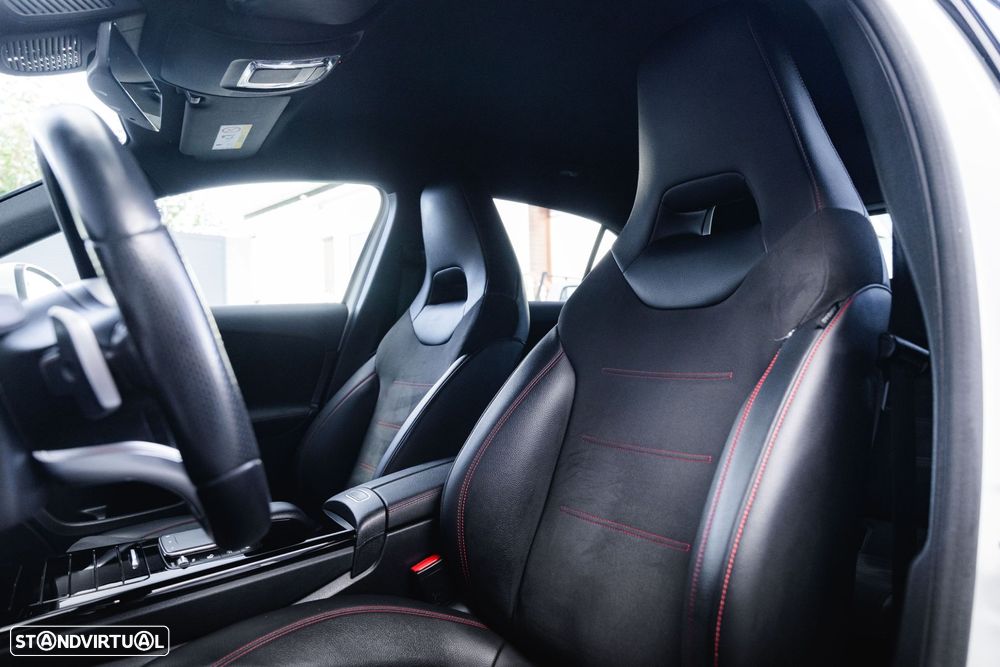 Mercedes-Benz A 250 e AMG Line - 12