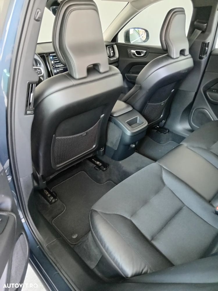 Volvo XC 60 D4 Momentum Pro - 12
