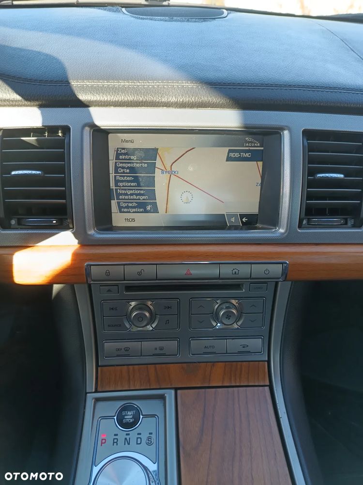 Jaguar XF 3.0 V6 D Premium Luxury - 11