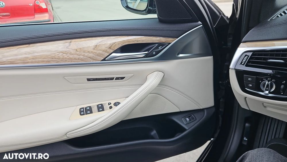 BMW Seria 5 530d xDrive AT - 17