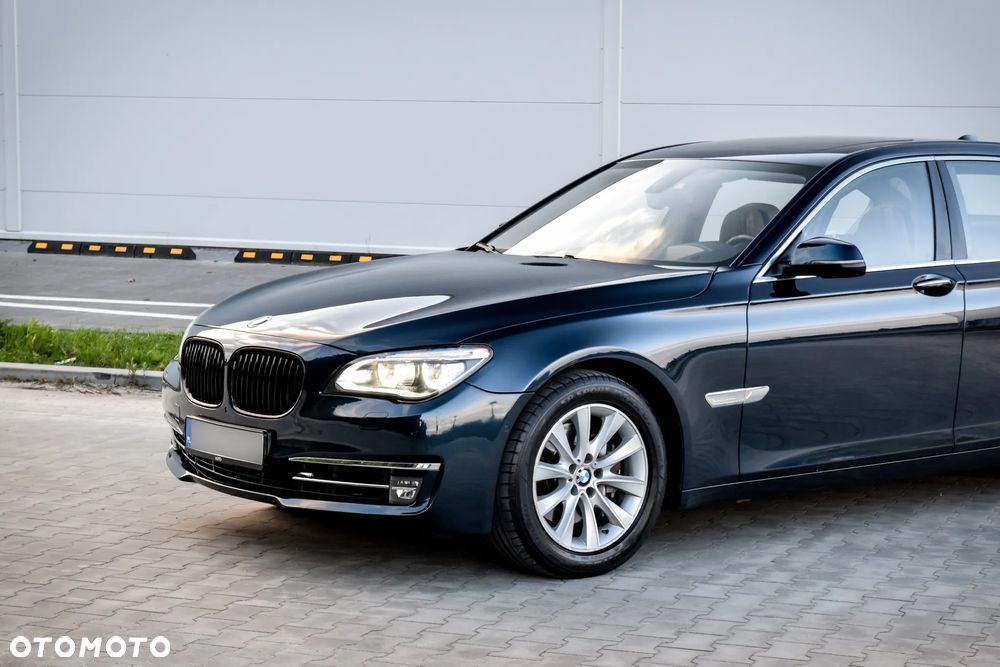 BMW Seria 7 740i L - 9